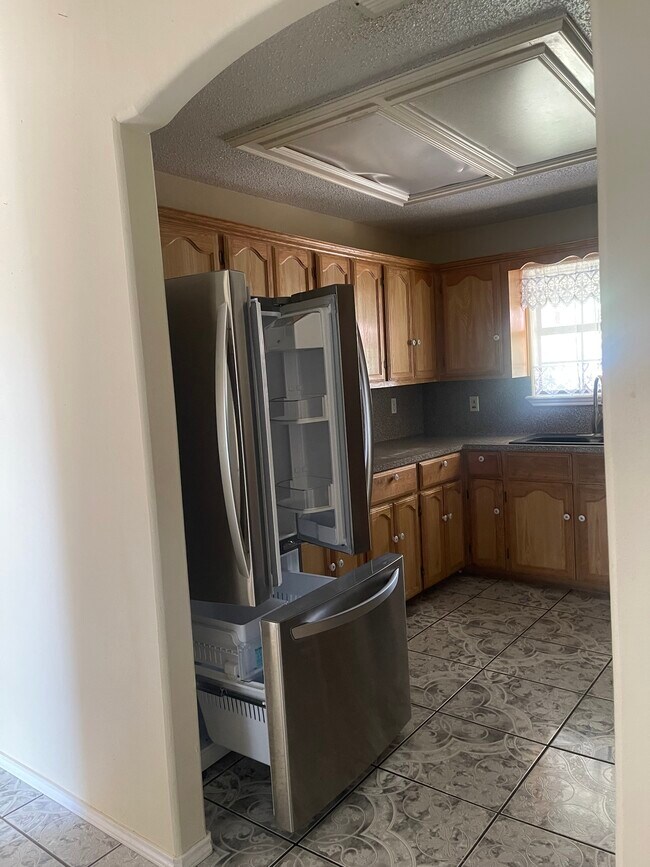 Building Photo - 15222 S Vista Del Sol Dr