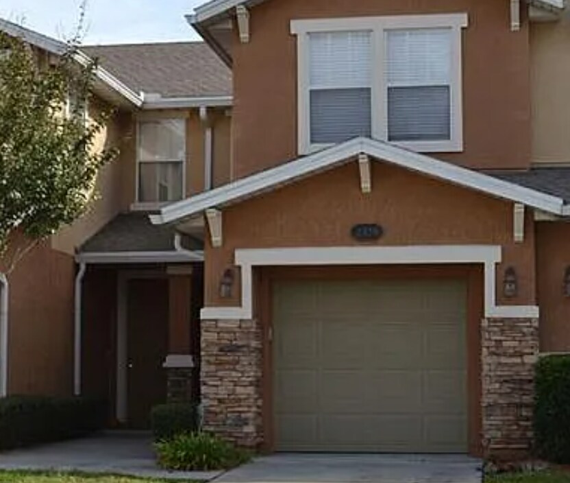 Foto principal - 2325 Sunset Bluff Dr