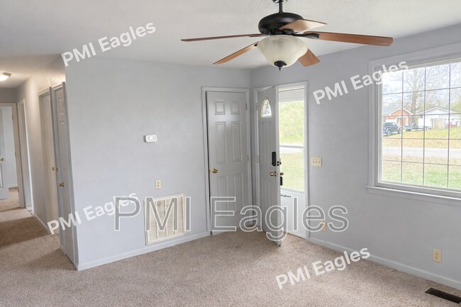 Building Photo - 1507 Nichols Dr