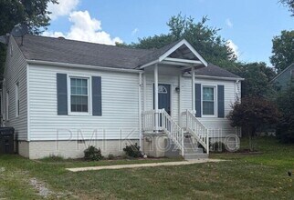 Building Photo - 2340 Boxwood Ln NE
