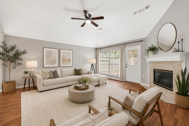 Foto del edificio - 10323 Emerald Pine Dr