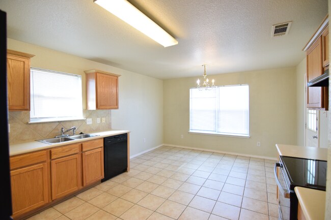 Building Photo - 1601 Schottische Ln