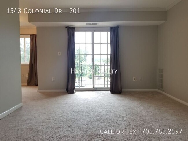 Building Photo - 1543 Colonial Dr