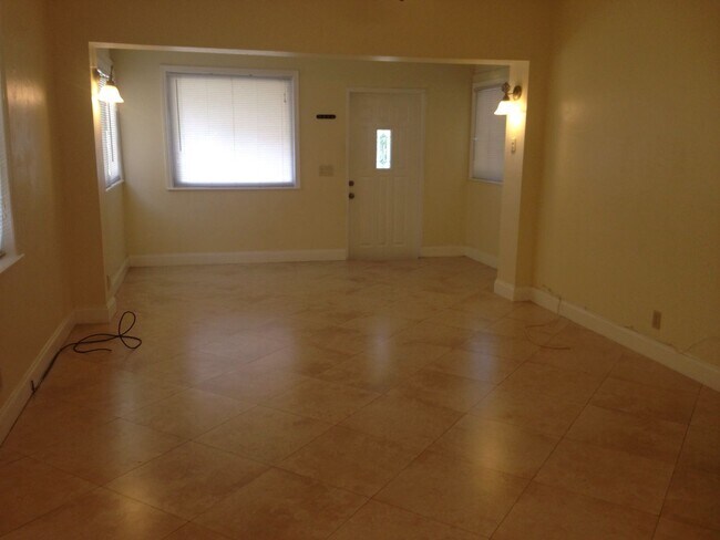 Foto del edificio - 2534 Taft St