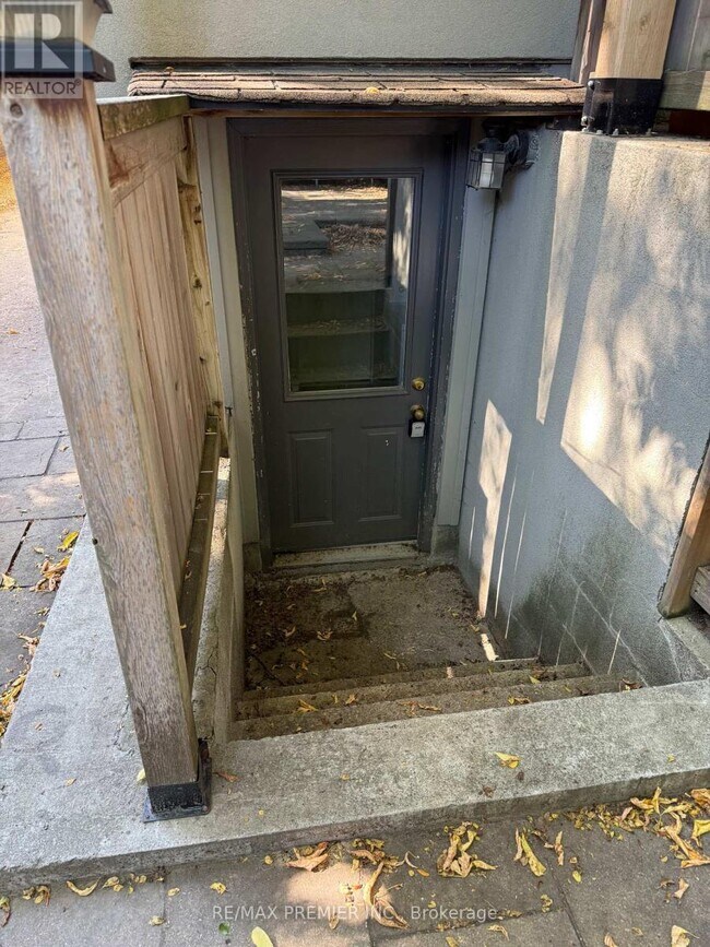 Photo du bâtiment - 551 St Clarens Ave