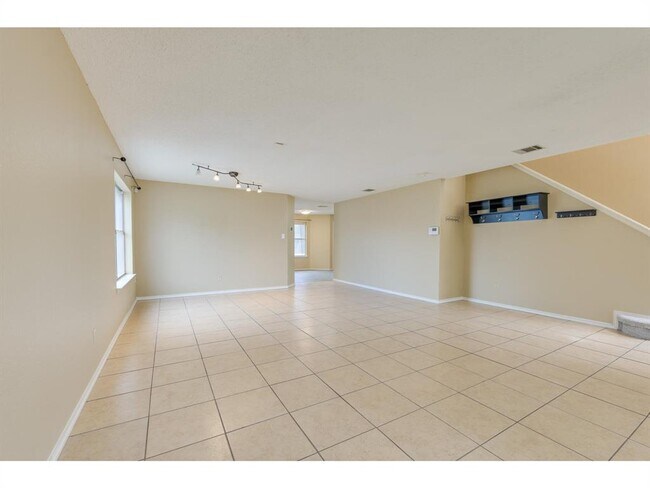 Foto del edificio - 3912 Lemos Dr