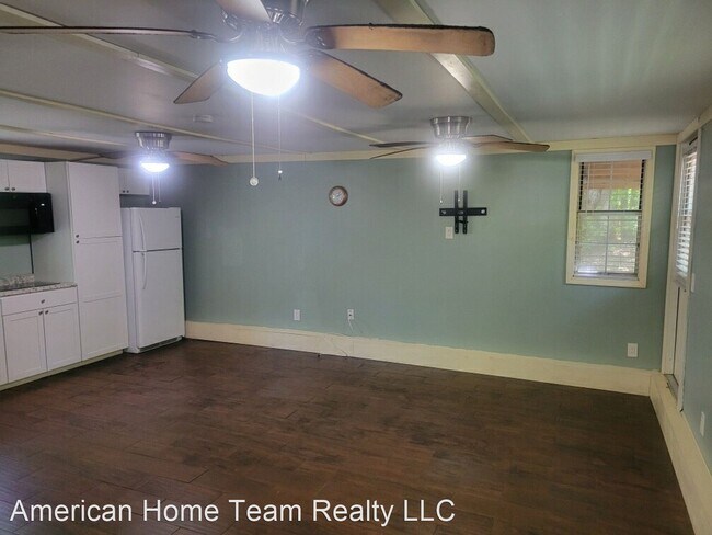Building Photo - Studio, 1 bath House - 260 N. Lake Ave