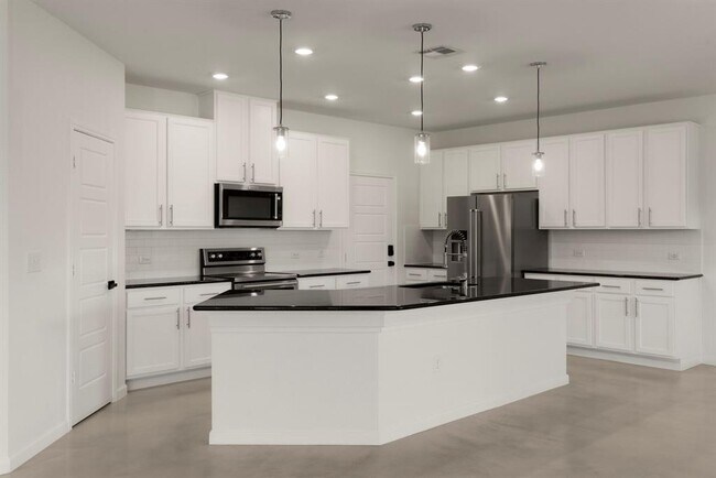 Foto del edificio - 7400 Lowery Xing