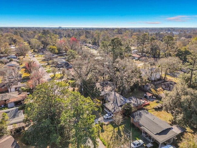 Building Photo - 5330 Quan Dr