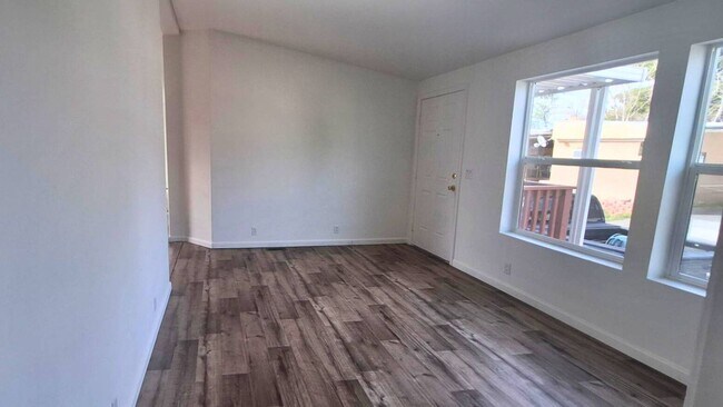 Building Photo - 543 N Lamb Blvd