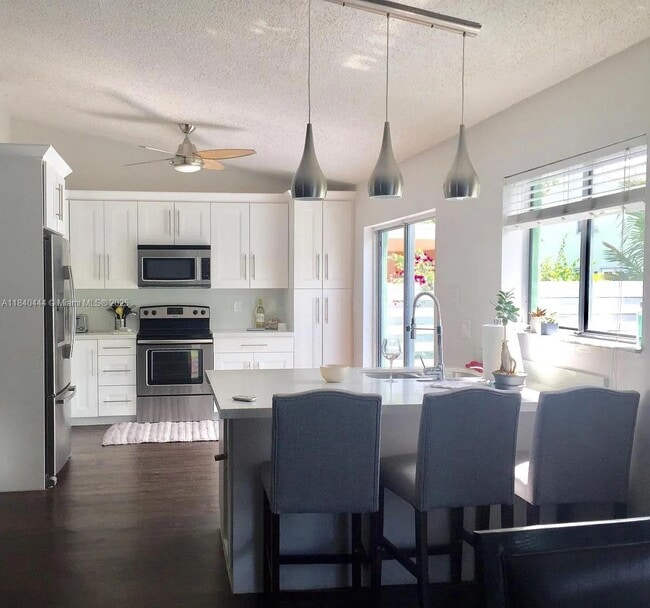 Foto del edificio - 14504 SW 144th Terrace