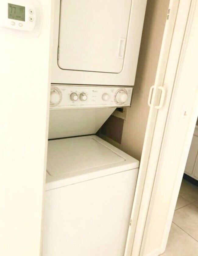 Foto del edificio - 209 Foxtail Dr