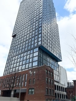 Building Photo - 100 Queen St E