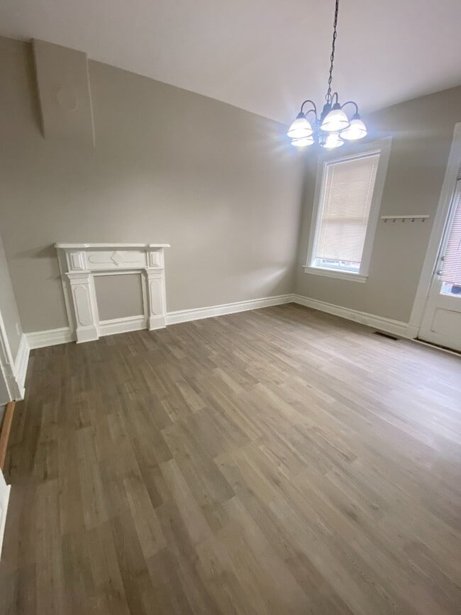 Building Photo - 917 Geyer Ave