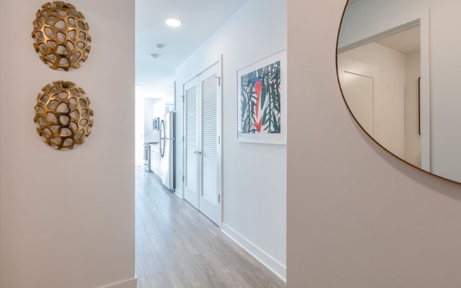 Photo - 2357 N Lincoln Ave Apartment