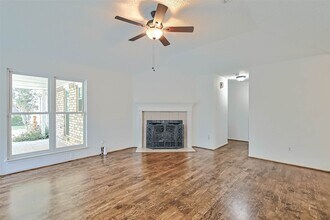 Building Photo - 2922 Lakefield Way