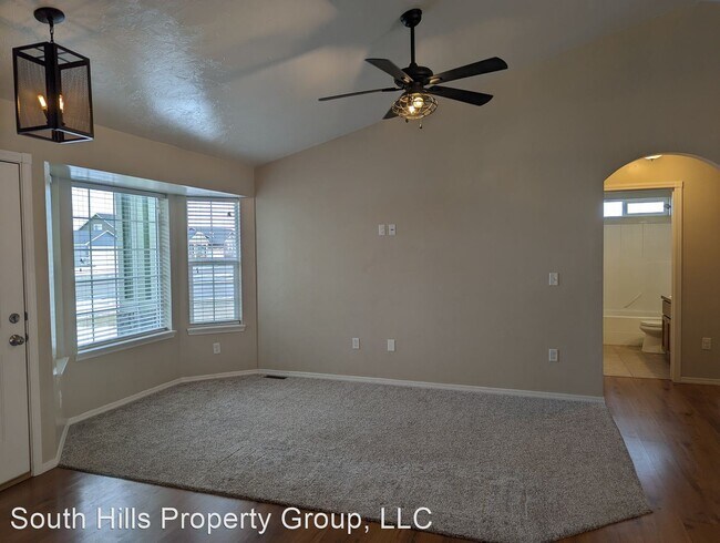 Building Photo - 3 br, 2 bath House - 742 Gregory Way