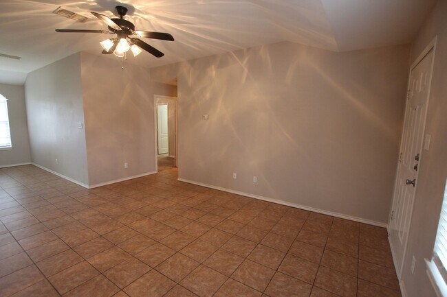 Foto del edificio - 18067 Loring Ln
