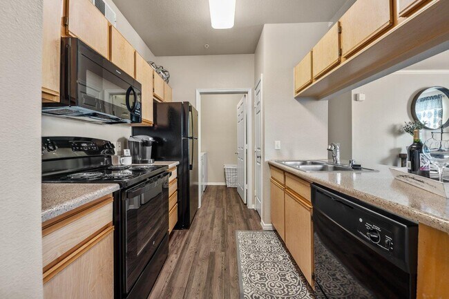 Foto del edificio - San Riva At The Foothills