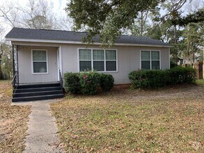 Building Photo - 1600 E Martin Dr