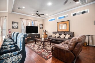 Building Photo - 1333 N Meyer Ave