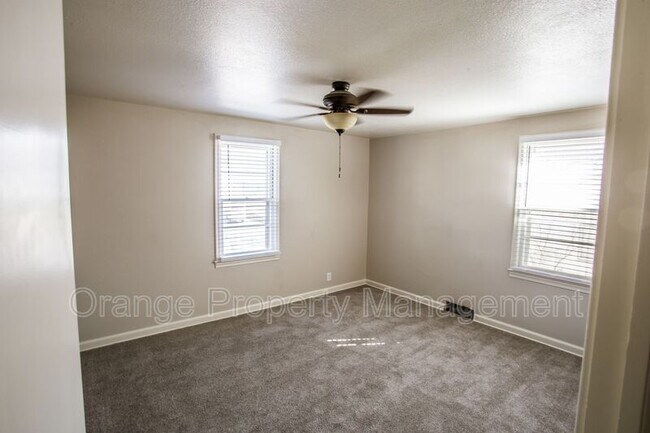 Foto del edificio - 5815 Grant St