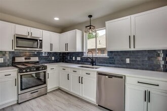 Building Photo - 517 Dusty Leather Ct
