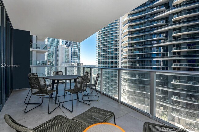 Building Photo - 1010 Brickell Ave