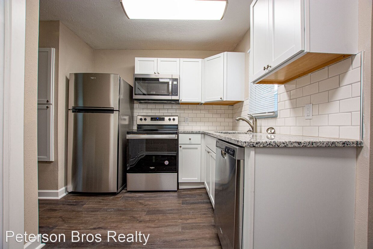 Foto principal - 2 br, 1 bath House - 5005 South 42nd Street