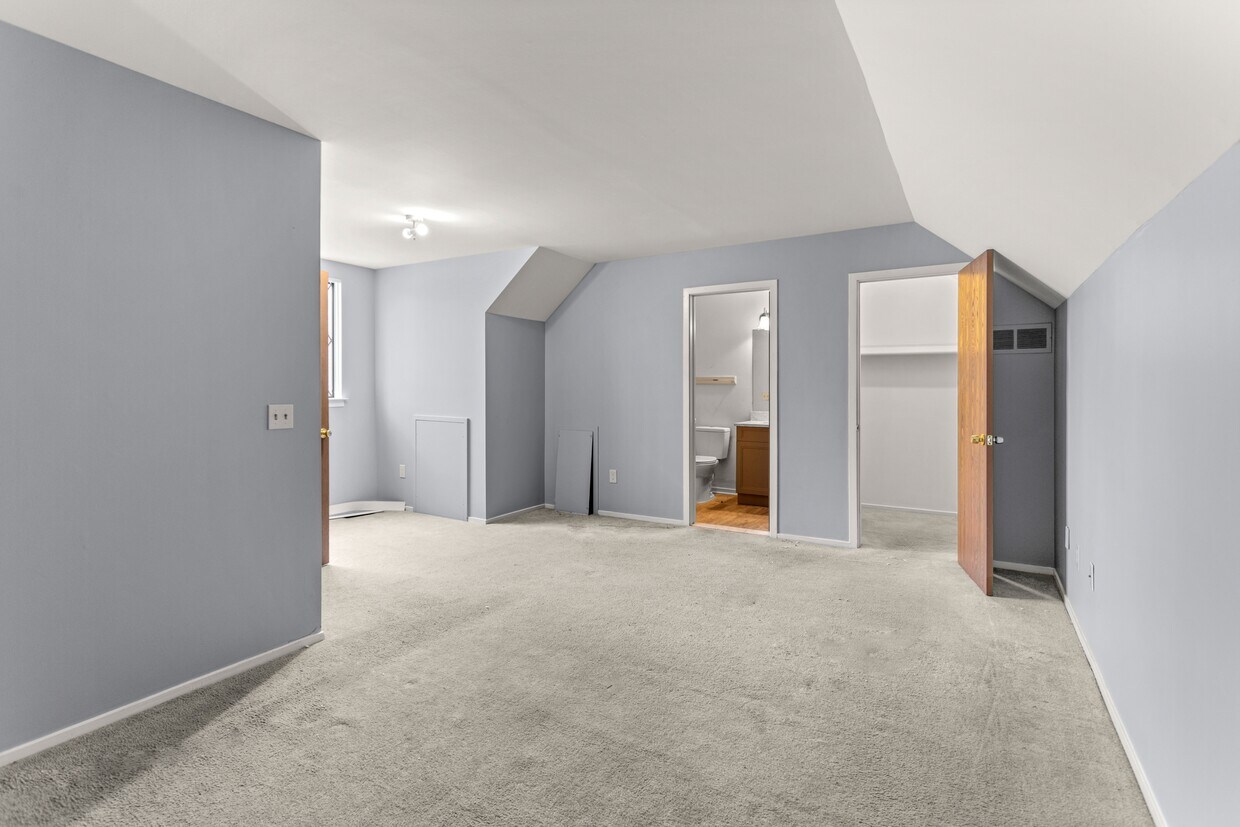 Photo - 3710 Heritage Pkwy (Dearborn, MI)