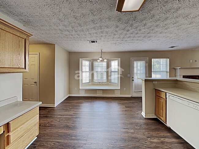 Foto del edificio - 714 Baskins Cir
