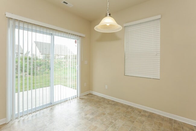 Building Photo - 434 Knothole Ln