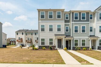Building Photo - 2500 Chert Ln