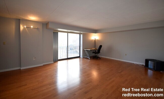 Foto del edificio - 1243 Beacon St