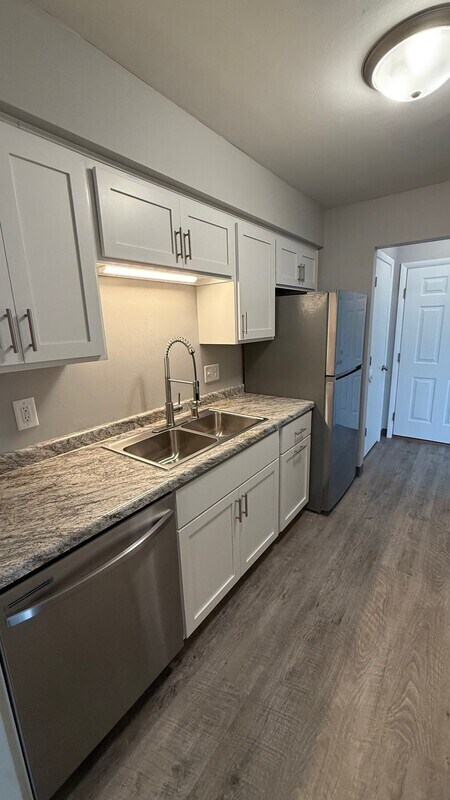 Foto del edificio - 1749 Edison St