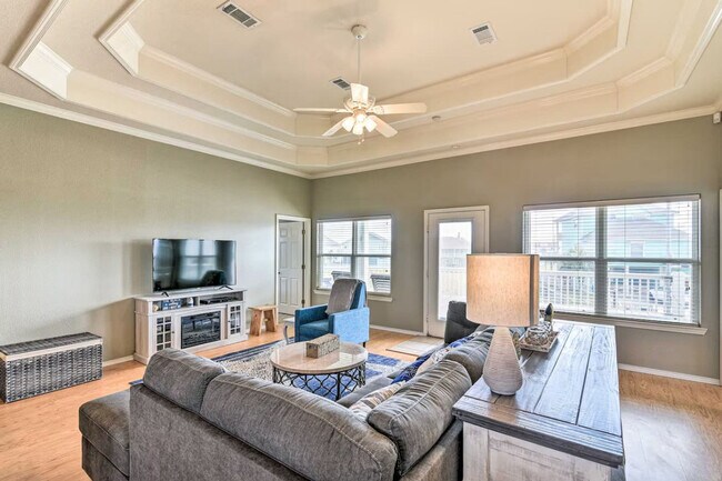 Foto del edificio - 3229 Castle Dr