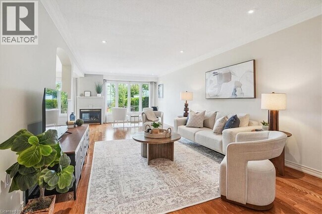 Photo du bâtiment - 55 Edgewater Dr