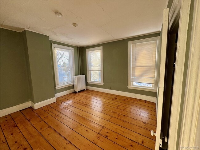 Building Photo - 1860 E Main St