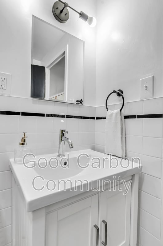 Foto del edificio - 111 Porter Ave