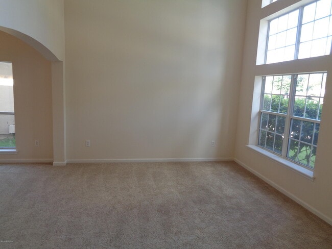 Foto del edificio - 682 Candlebark Dr
