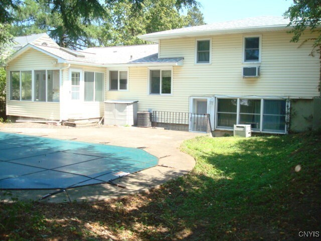 Foto del edificio - 210 Hurlburt Rd