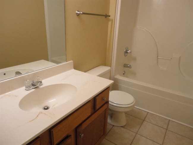 Building Photo - 991 Culverson Ct