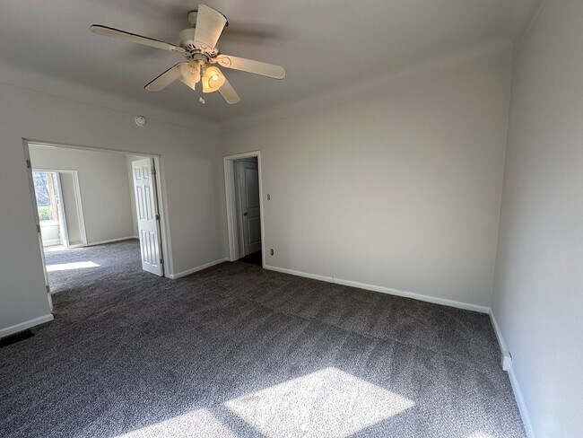 Foto del edificio - CHEVIOT - Roomy 3 bed 1 bath upstairs in 2...