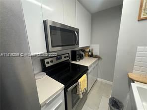 Foto del edificio - 2 br, 2 bath House - 2201 Brickell Ave Apt 16