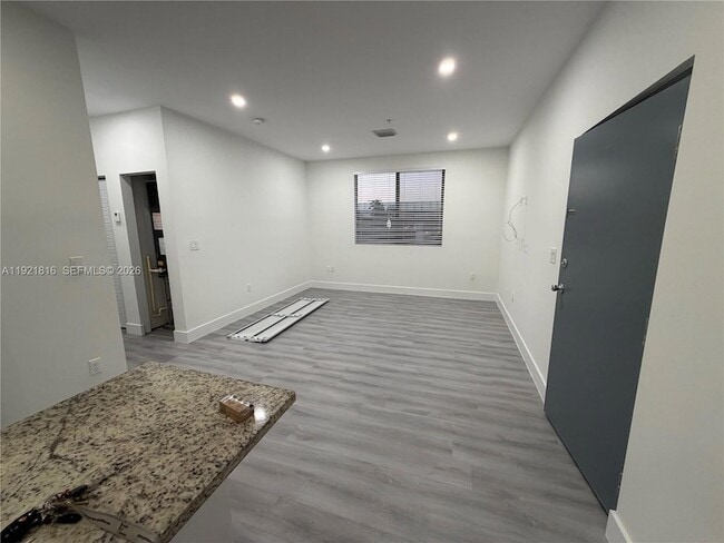 Photo - 859 E 24th St Apartment