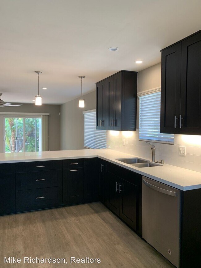 Building Photo - 754 Palermo Dr