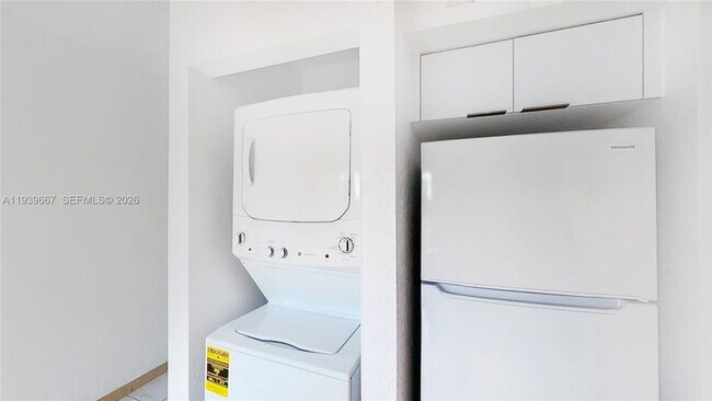 Foto del edificio - 199 SW 12th Ave