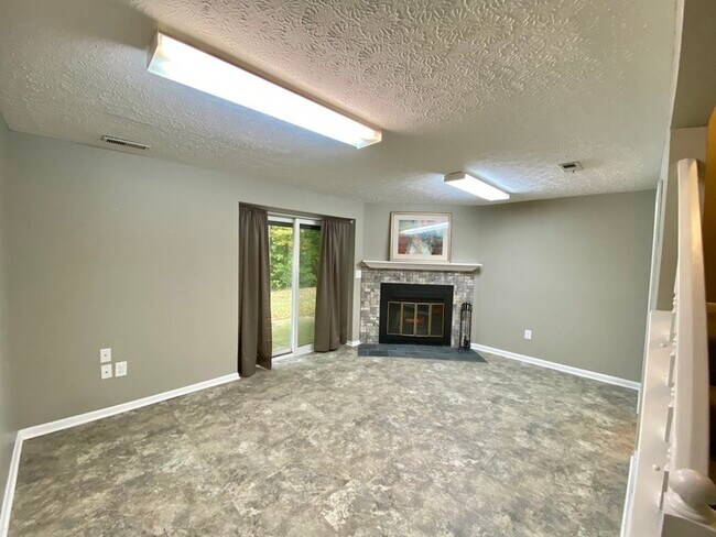 Foto del edificio - 218 Shaker Heights Ln