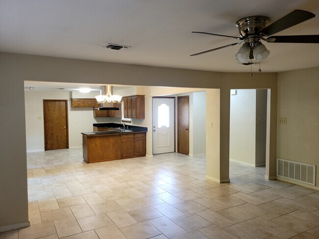Kitchen dining - 1546 Timbercreek Dr