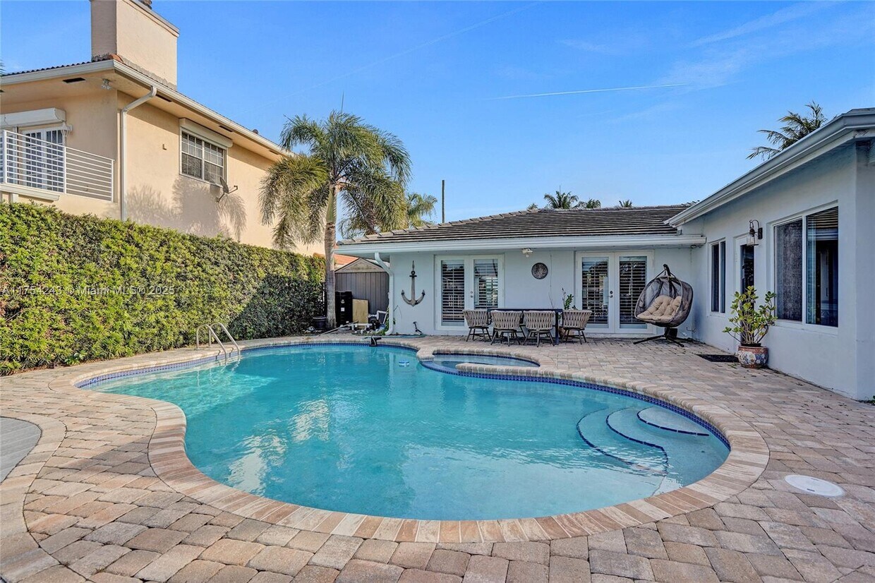 Foto principal - 2661 NE 22nd Ct